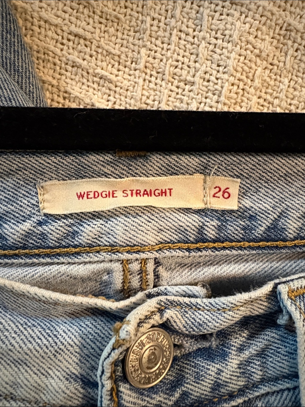 Levi’s jeans Wedgie Straight Leg size 26 Cotton Button fly high waist EUC - Picture 2 of 12